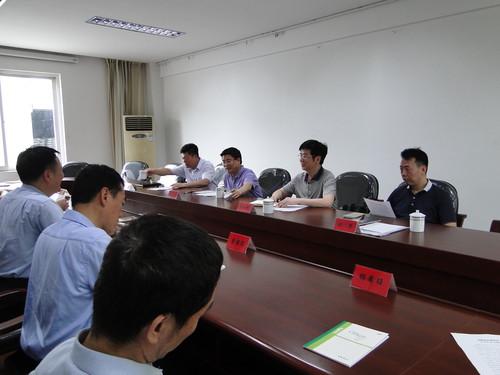 董飞龙召开座谈会[2].jpg