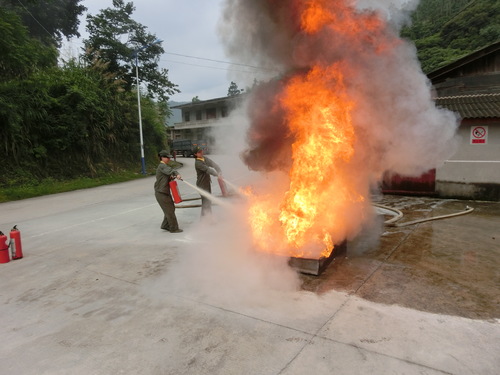 陈志雄：永安分公司三车间开展消防灭火演练2.jpg