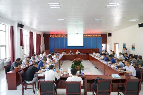 海峡科化龙岩分公司“SGR-FL型乳化炸药生产系统”顺利通过国家工信部科技成果鉴定。图为鉴定会现场。邓义桢摄.jpg