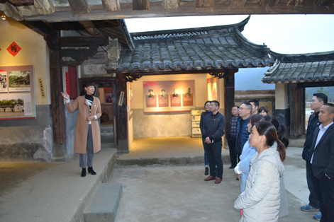 邓义桢：龙岩分公司机关一党支部到江山山塘兵工厂上现场党课.png