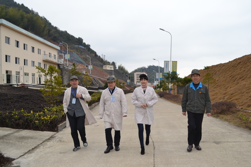 邓义桢：省经信委国防科技处副处长李强一行到龙岩分公司开展安全检查工作2.jpg