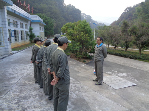 永安分公司三车间严格落实节后复工安全教育工作.jpg