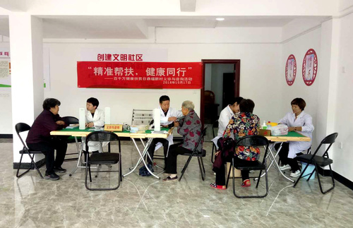 黄春生：图为义诊现场。_副本.jpg