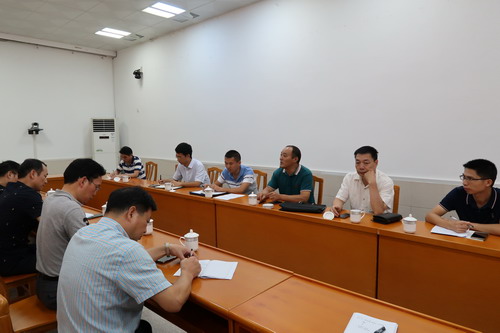 连珂莹：省工信厅调研3_调整大小.JPG