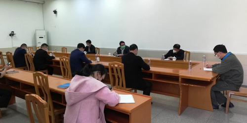 （采用）王俊钦：会议现场_调整大小.jpg