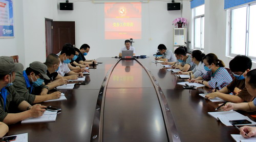 福安分公�?黄晓�?海峡科化福安分公司党委邀请福安市委党校副教授授课_调整大小.jpg