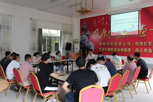 抗“疫”英雄讲述抗“疫”故事_调整大小.JPG