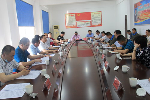 图为调研座谈会现�?(2)_调整大小.JPG