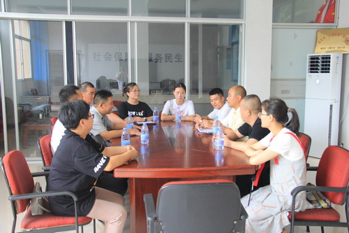 黄晓志：图为座谈会现场_调整大小.jpg