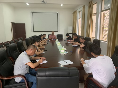 邹园：龙岩分公司纪委召开座谈会提前敲响中秋国庆廉洁警钟_调整大小.jpg