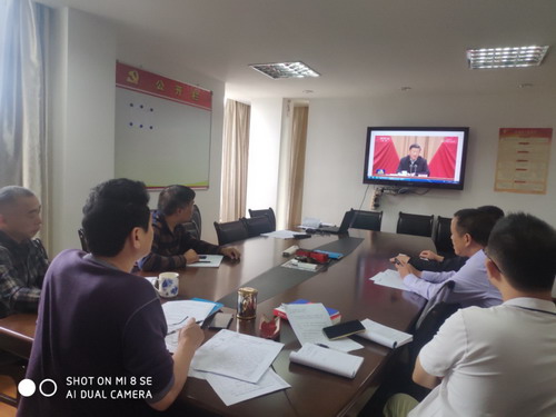 学习习近�?0�?0日在中青年干部培训班开班仪式上的重要讲话精神_调整大小.jpg