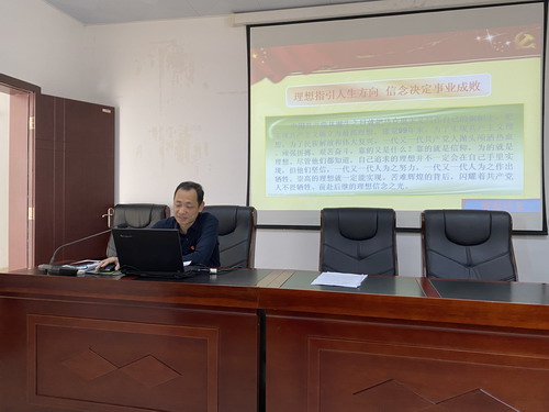 张力燕：龙岩分公司党委副书记、工会主席陈长福以普通党员身份为所在支部党员们上了一堂生动的党课《坚定理想信�?增强四种意识》_调整大小.jpg
