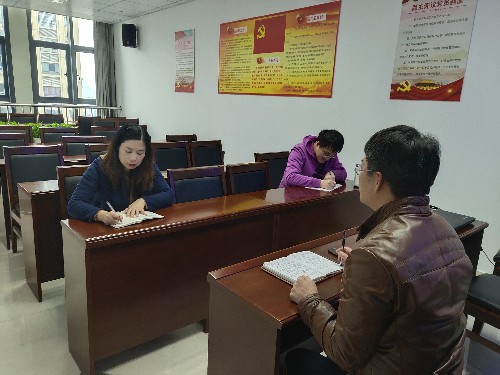 省民爆张耀�?省民爆公司党支部开展节前领导干部“一对一”廉政谈�?~1.jpg