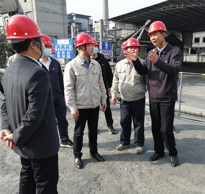 永安双华公司邓焱珍：三明市政协副主席、永安市委书记蒋先东到永安双华公司开2.7(改）.jpg
