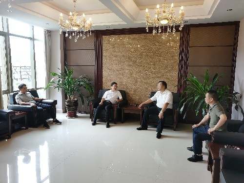 丁海峰：龙岩市新罗区江山镇领导深入龙岩分公司走访调研~1.jpg