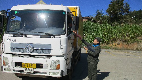 钟惠：龙岩分公司吹响“消防月”号�? 敲响冬季安全行车警钟~1.jpg