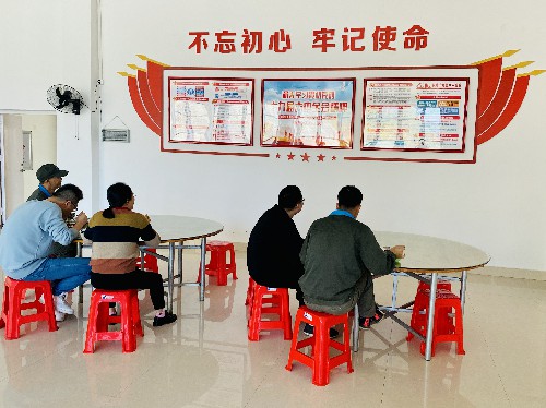 吴瑶：龙岩分公司职工食堂“十九届六中全会精神主题文化长廊”~1.jpg