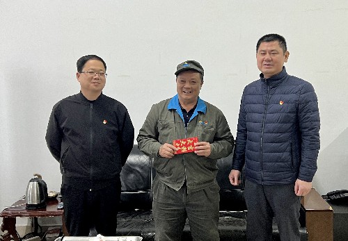 谢颜果：海科公司副总经理祁忠清走访慰问龙岩分公司困难党员~1.jpg