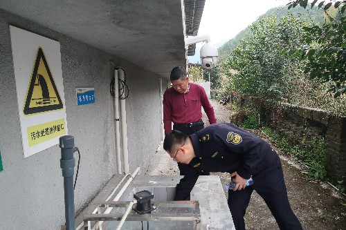 烽林庄忠旭：三明市明溪生态环境局局长余舜一行到海峡科化烽林分公司开展环保监督检查~1.jpg