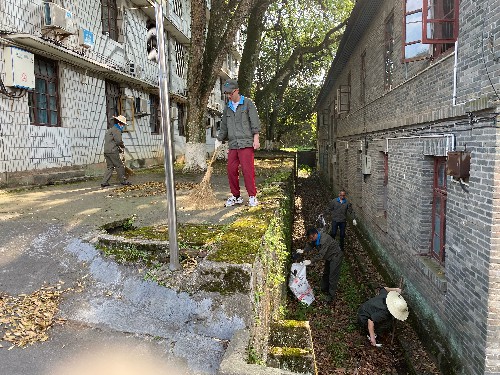 烽林朱毓：海峡科化烽林分公司五措并举全力筑牢疫情防控“隔离墙�?厂容厂貌整治~1.jpg