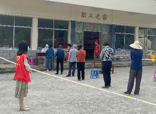 烽林连珂莹：“团”聚青年 同心战“疫”——海峡科化烽林分公司团委组织青年志愿服务队开展疫情防控志愿服务~1.jpg