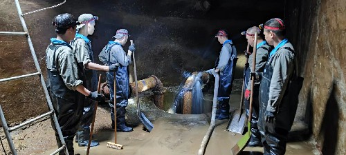 龙岩分公�?钟强�?水池清理现场1~1.jpg