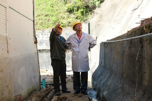 海峡科化永安分公司荆东杰：海峡科化公司党委副书记、总经理颜建议一行到海峡科化永安分公司调研指导�?.13”汛期灾后自救及复工复产工作照片~1.jpg