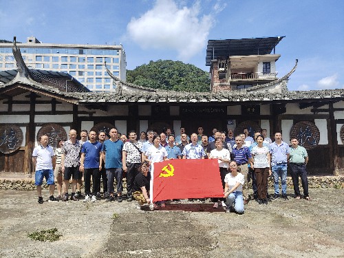 全体党员干部合照~1.jpg