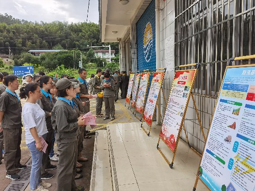 永安分公司戴婧瑶：开展安全咨询日活动~1.jpg