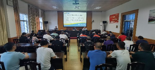 富兴建设+卢玉�?开展安全知识培训~1.jpg