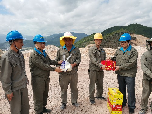 （建议采用）民化建设 陈思睿 海峡科化民化建设公司炎炎夏日送清凉~1.jpg