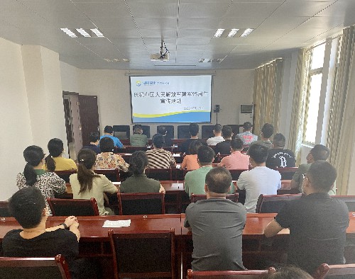 龙岩分公�?吴瑶+海峡科化龙岩分公司组织观看国防电教片~1.jpg