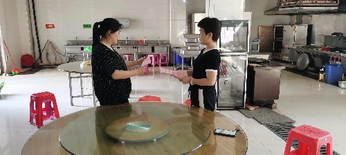 （建议采用）龙岩分公�?丁海�?膳食委员会委员发放温馨提示~1.jpg