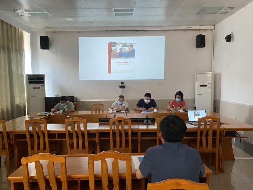 烽林连珂莹：《闽山闽水物华新——习近平福建足迹》专题研讨现场~1.jpg