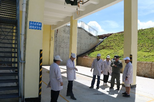 龙岩分公�?杨志�?民化建设公司江山生产点乳化粒状铵油炸药（混装）项目通过环保竣工验收~1.jpg