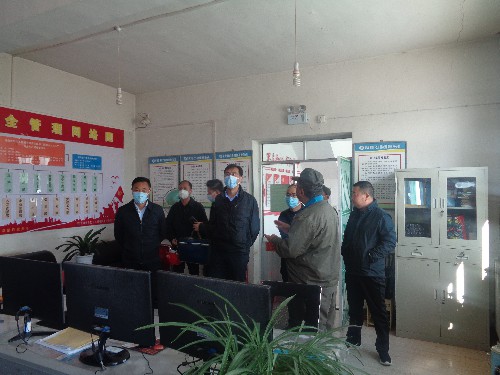海东市市委常委、副市长梁荣勃一行到青乐公司检查指导工�?(2)~1.jpg