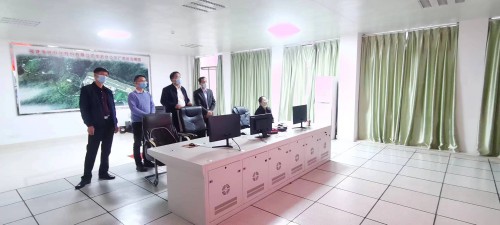 格式工厂龙岩分公�?丁海�?检查现�?.jpg