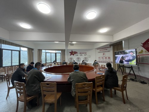 格式工厂海峡科化永安分公司李振祥：海峡科化公司党委委员、纪委书记何浦寨到挂钩联系党支部上党课并参加主题党日活动照片·.jpg