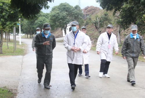 格式工厂采用+++福安胡廷淦：图为福安市副市长连坚到车间现场查看�?2).jpg