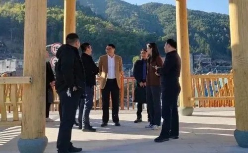 海峡科化公司党委书记、董事长吴彩洪到福安市城阳镇仙岭村调研乡村振兴工作并慰问驻村干部3.jpg