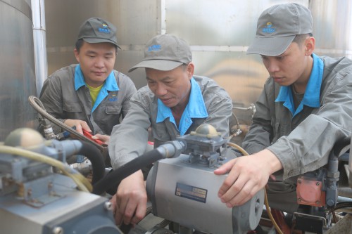 格式工厂龙岩分公�?吴瑶+现场实操.jpg