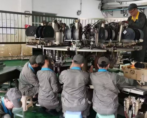 1761119840214109.jpg 格式工厂龙岩分公司+钟强光+龙岩分公司机修党支部“小改小革”显担当 筑牢安全屏障、激活产能新动能.jpg