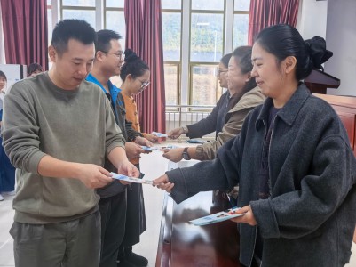 格式工厂龙岩分公司+吴瑶+“宪”学“宪”用  与法同行——龙岩分公司开展2025年“宪法宣传周”宣传活动 (4).jpg