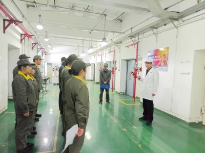 1774340906302525.jpg 格式工厂烽林邓秋花:海峡科化公司党委委员、副总经理黄卿延到烽林分公司参加班前会1.jpg